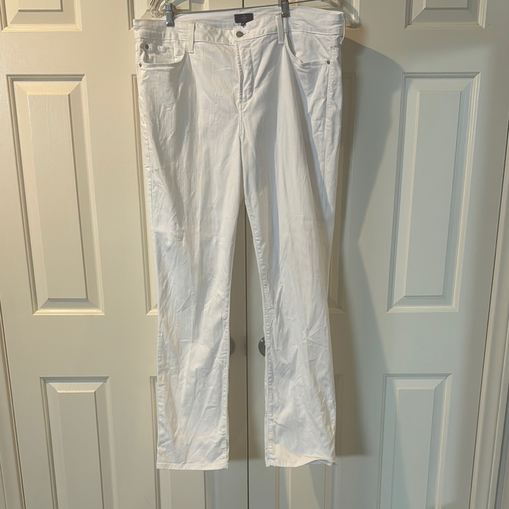 NYDJ White Straight Leg Jeans Crisp and Clean